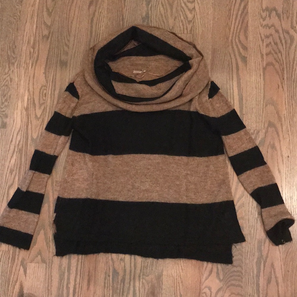 Free People Sweater NWOT